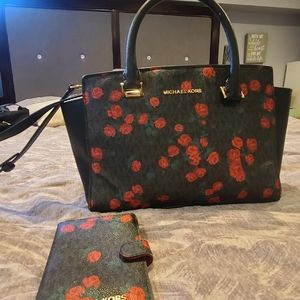 Michael kors Selma crossbody bag and wallet black rose rare